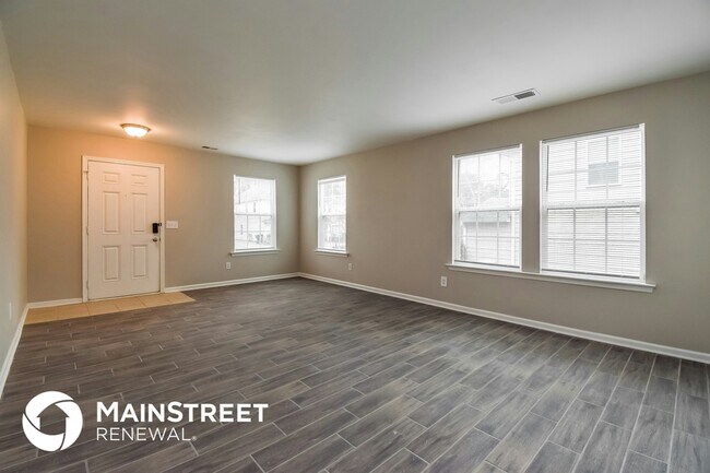 Photo - 360 Fairmont Way