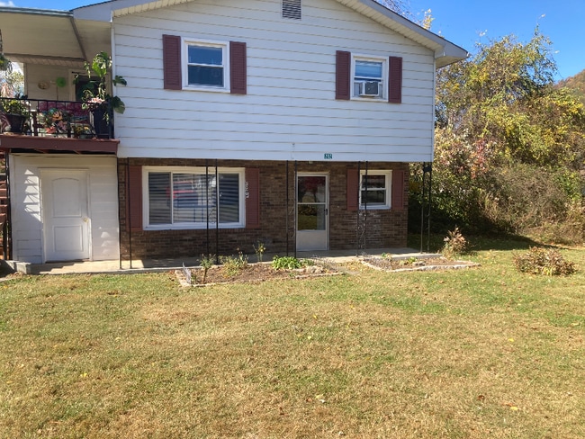 Photo - 202 Mountain View Dr