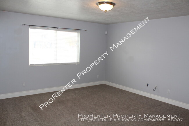 Photo - Spacious 4 Bed, 3.5 Bath Clinton Home