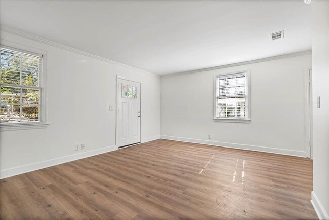 Photo - Three Bedroom Cottage in Country Club Village