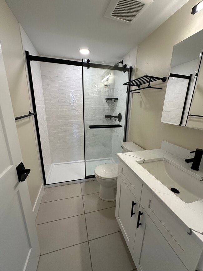 Photo - 6252 Southwood Ave.