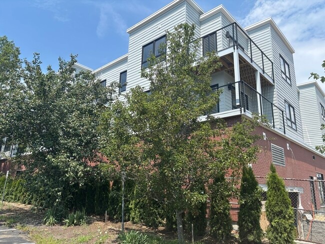 Photo - 1391 Main St Unit 205