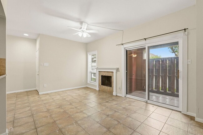 Photo - 2025 Augusta Dr Unit Apt 605