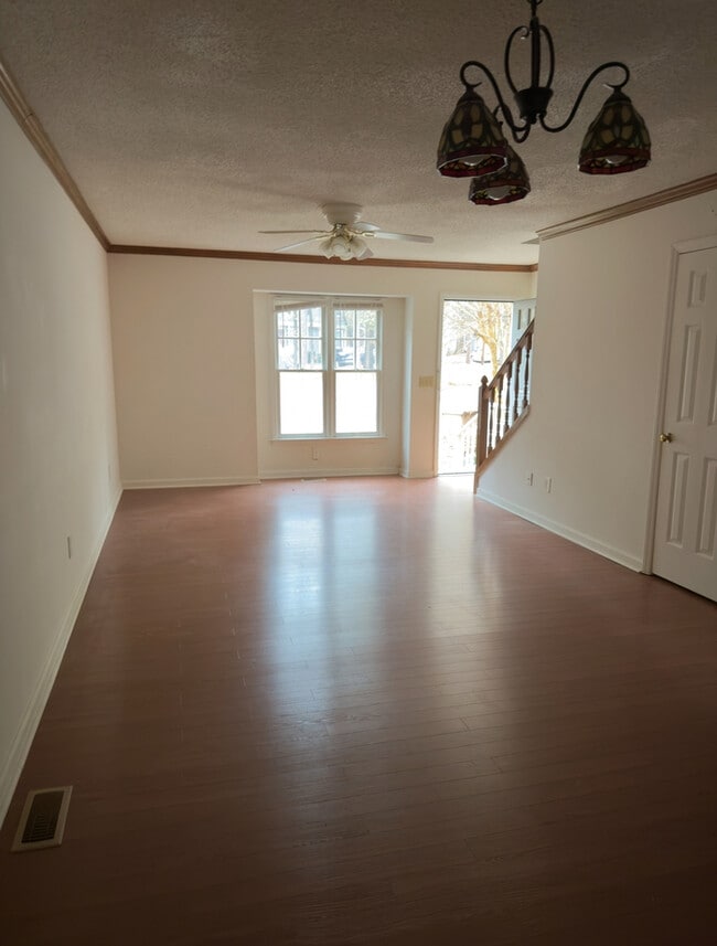 Photo - 121 Winners Cir