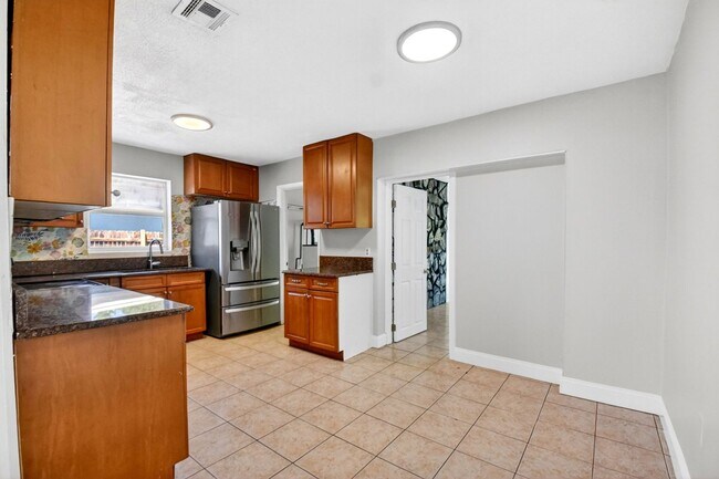 Photo - 775 Snead Cir