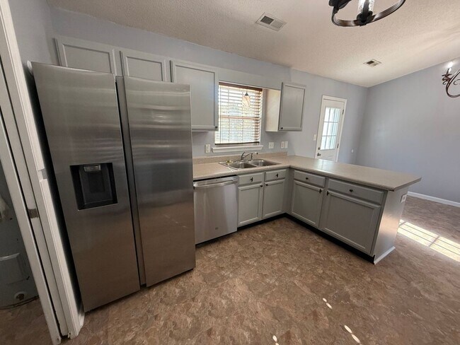 Photo - 3 bedroom, 2 bath House