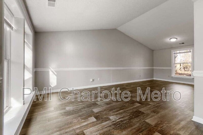 Photo - 3214 Old House Cir