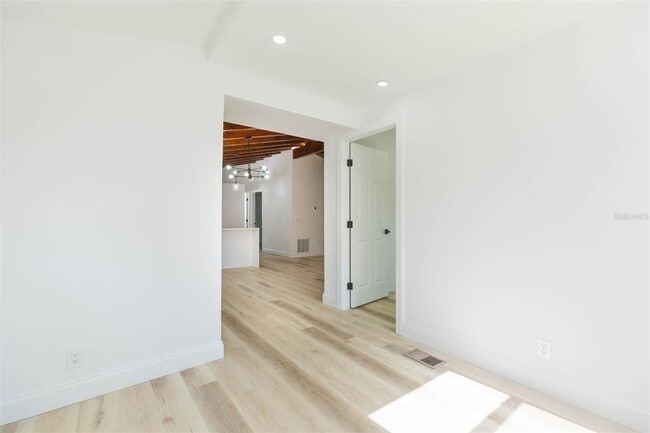 Photo - 9445 Cardy St
