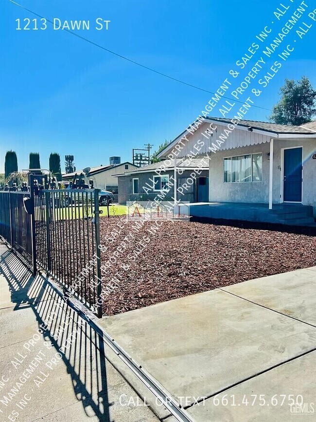 Photo - 1213 Dawn St