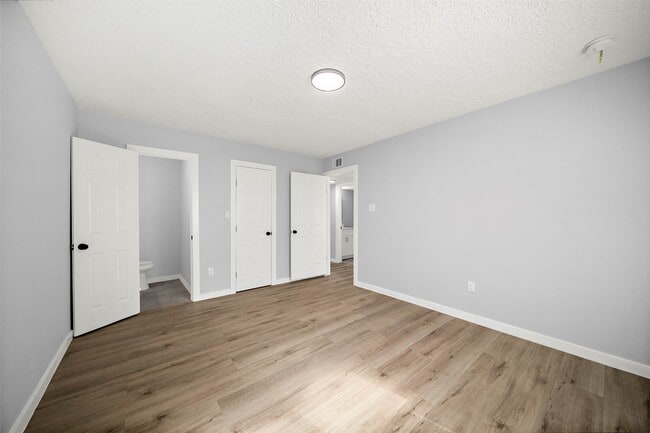 Building Photo - 16415 Woodrow St Unit 24