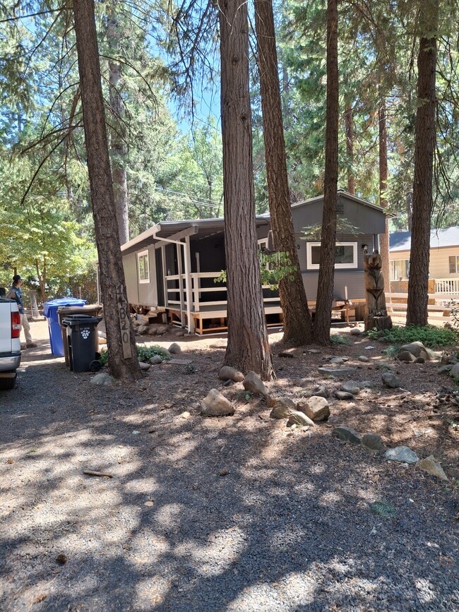 Building Photo - 14820 Glenwood Dr Rental