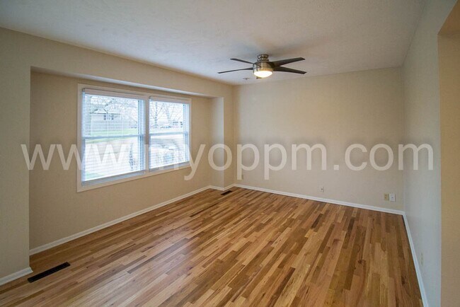 Photo - 4 bedroom house with new appliances | 132n...