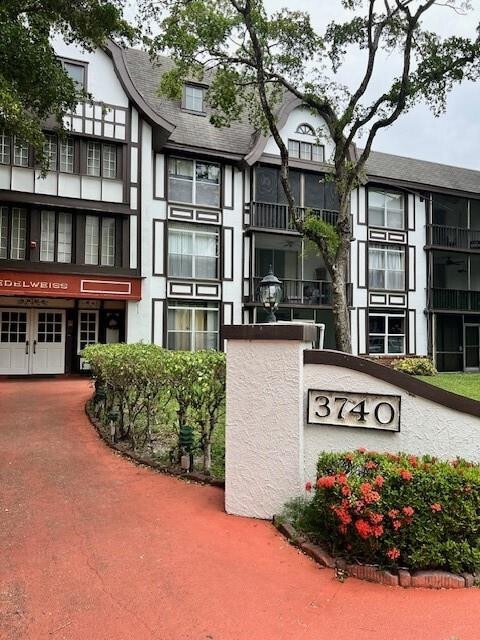 Photo - 3740 Inverrary Dr Unidad 2u