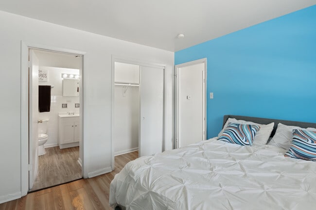 Photo - Blue Station