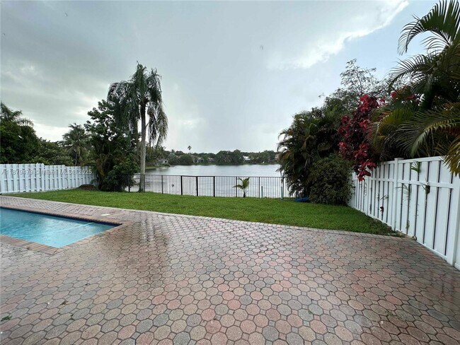 Photo - 2611 Regalia Way