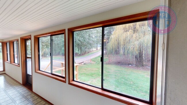 Photo - Enjoy Rural Living, Close To City & Freewa...