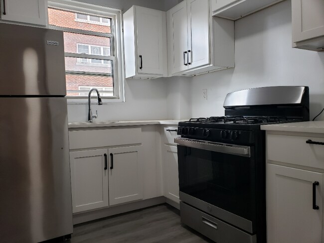 1341 North Ave Unit 3J
