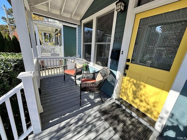 Building Photo - 614 Dorothea Dr