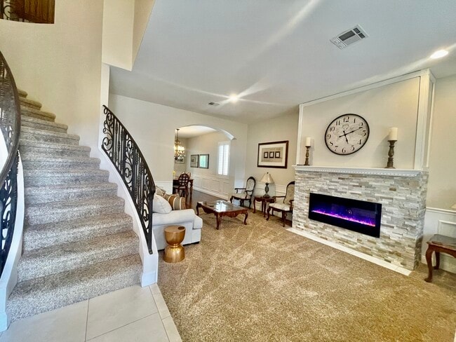 Photo - 331 W Sherwood Dr