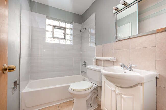 Photo - 10448 W Cermak Rd Unit 2R