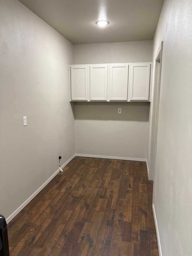 Photo - 1385 Graham Dr