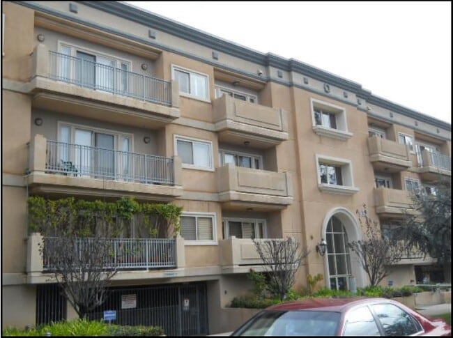 Street view of the condo complex - 937 12th St Unit 208