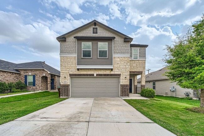 Convenient to Lackland! - Convenient to Lackland! House