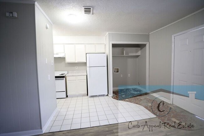 Photo - 1-bed, 1-bath apt - HUD accepted