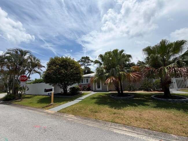 Photo - 204 S Seacrest Cir