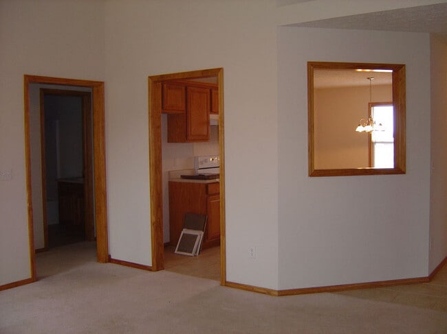 Photo - 802 E Waterford Blvd