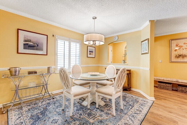 Photo - ** PARK SHORE ** 2 BED / 2 BATH - CONDO - 55+ COMMUNITY - SEASONAL OR SHORT TERM RENTAL