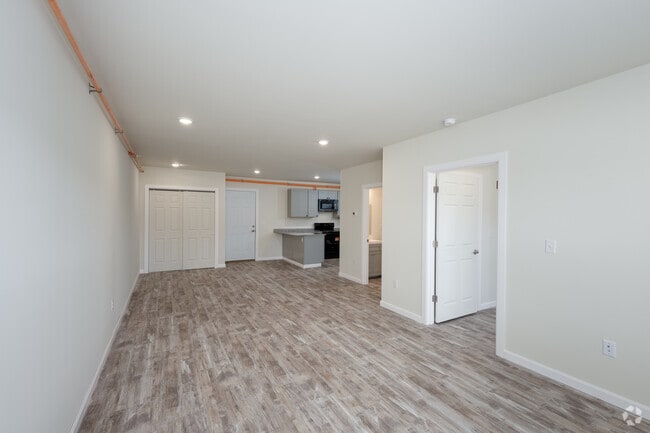 1BR, 1BA - 722SF - Dining Room