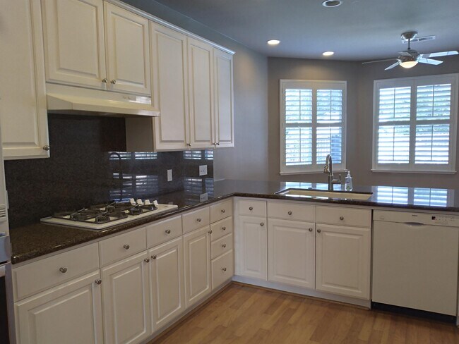 Photo - 553 W Fallbrook Ave