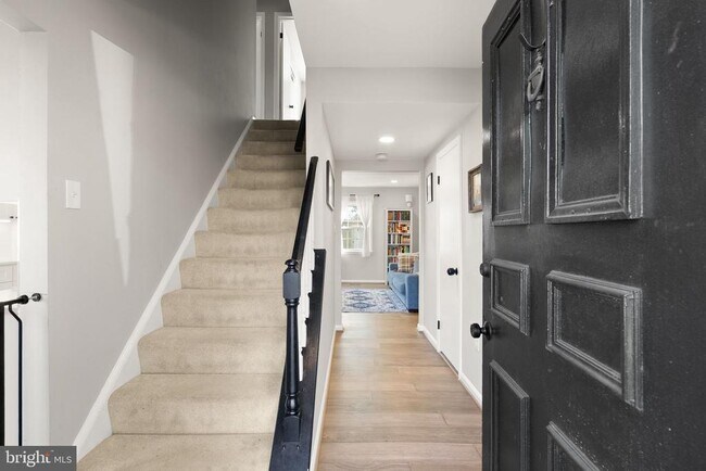 Building Photo - 7393 Colton Ln