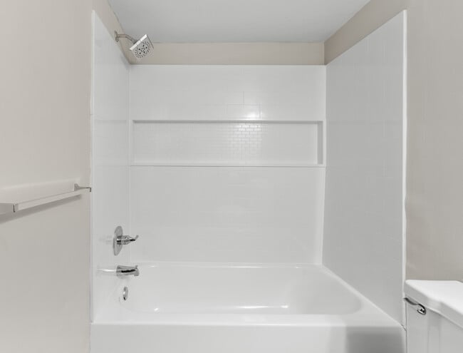 Bathroom -1/1 Deluxe