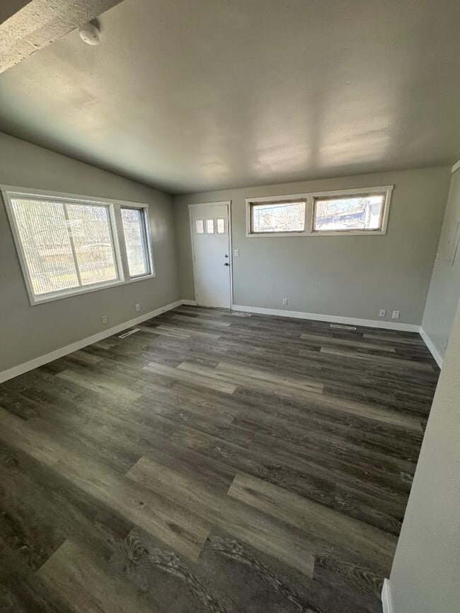 Photo - 647 Northborough Ln