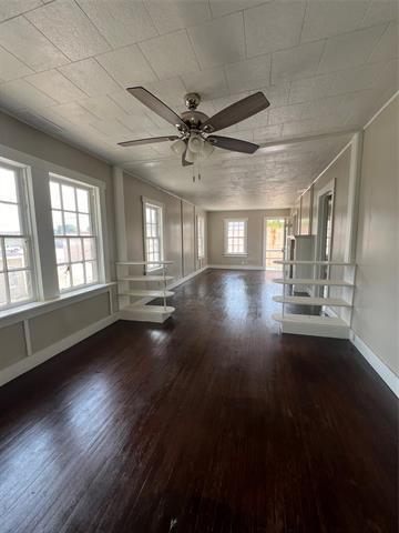 Photo - 107 N Miller