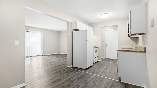 Walnut Woods Apartments