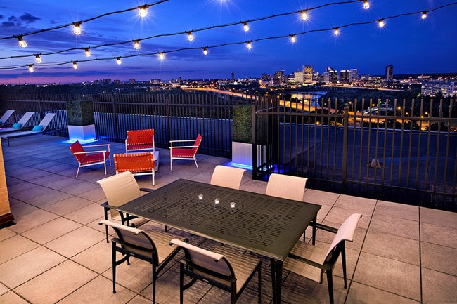 Sky Lounge with Breathtaking River and City Views