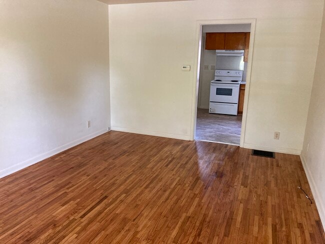 Photo - 1112 W Elm St