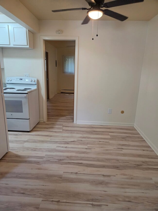Photo - 2525 E Maple Rd