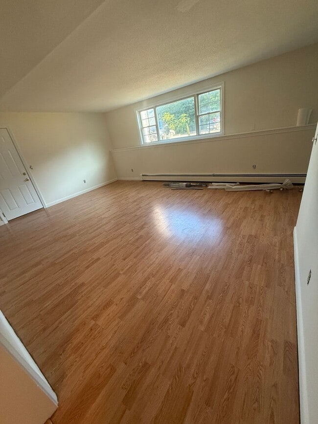 7 Edwards Ave