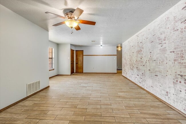 Photo - 2508 NE Turtle Creek Dr