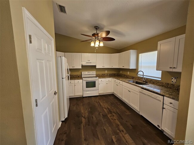 Photo - 844 W Wycliffe Ln