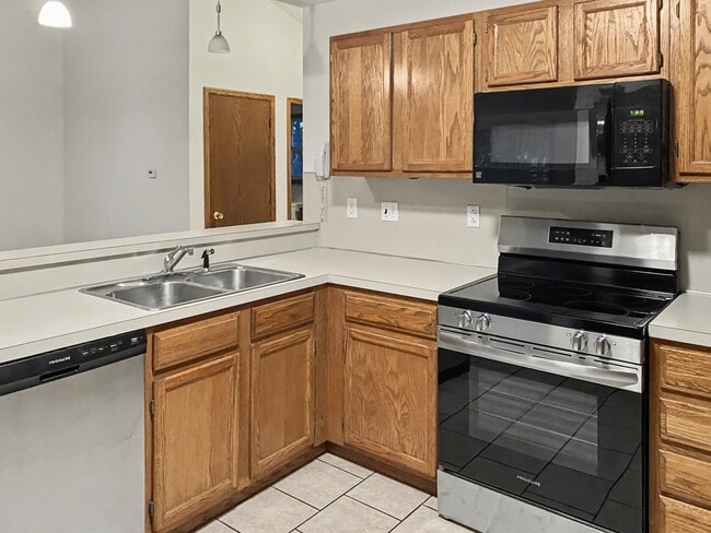 Photo - 13286 Riley St