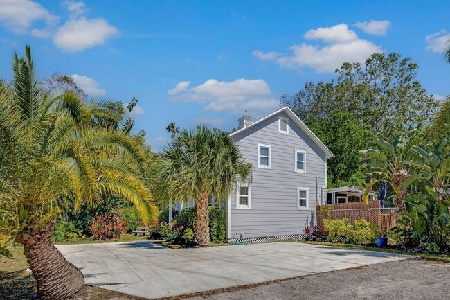 Photo - 1425 E Crisafulli Rd