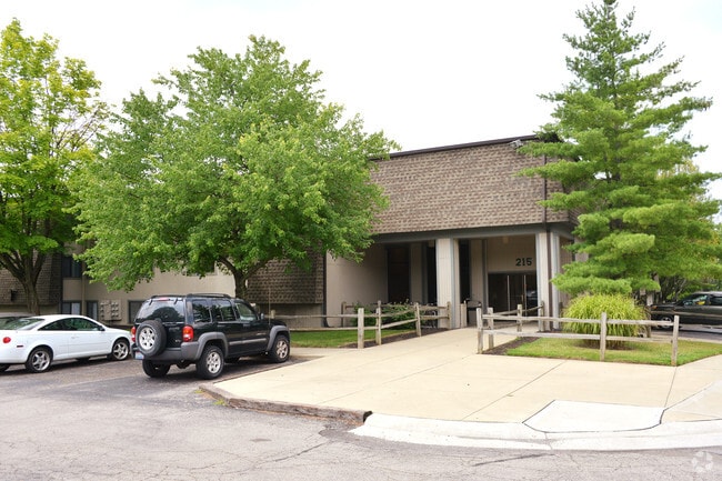 Fox and Hounds Apartments - Fox and Hounds Apartments