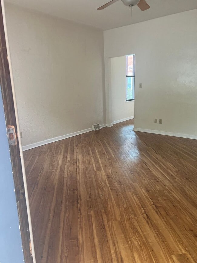 Photo - 2206 Sarah St