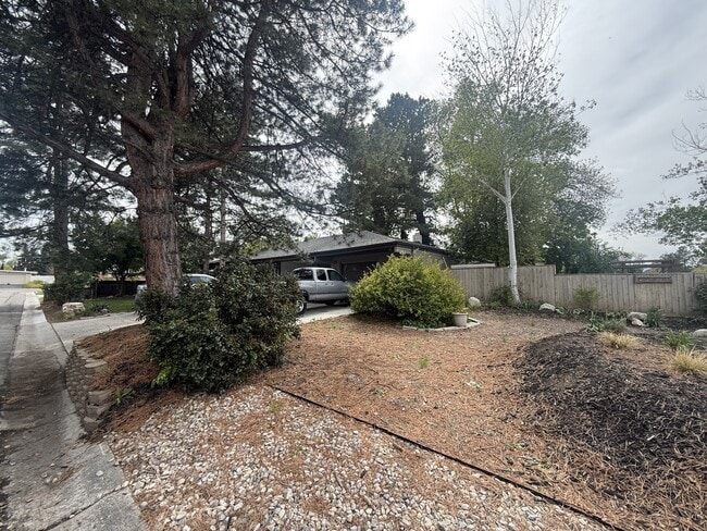 Photo - 1576 E Lakewood Dr
