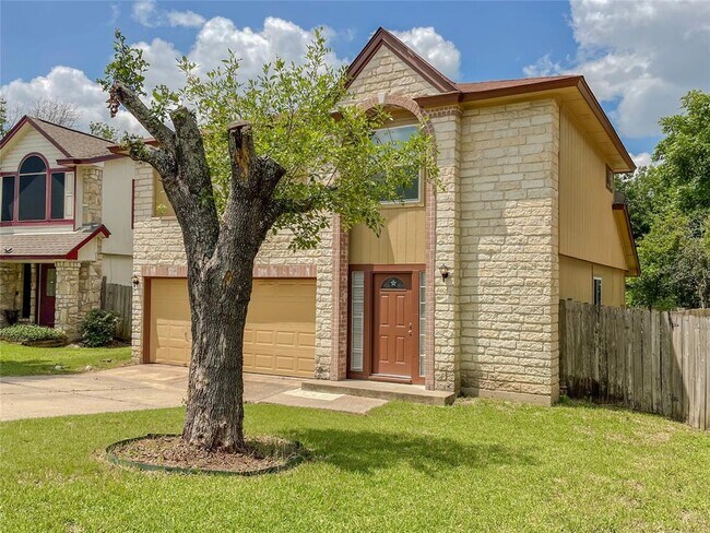 Photo - 13700 Lothian Dr